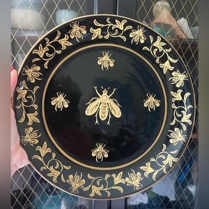 Decorative bee plate
